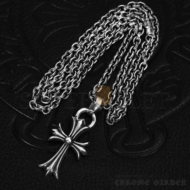 CHR*ME HE*RTS SMALL CROSS PENDANT
