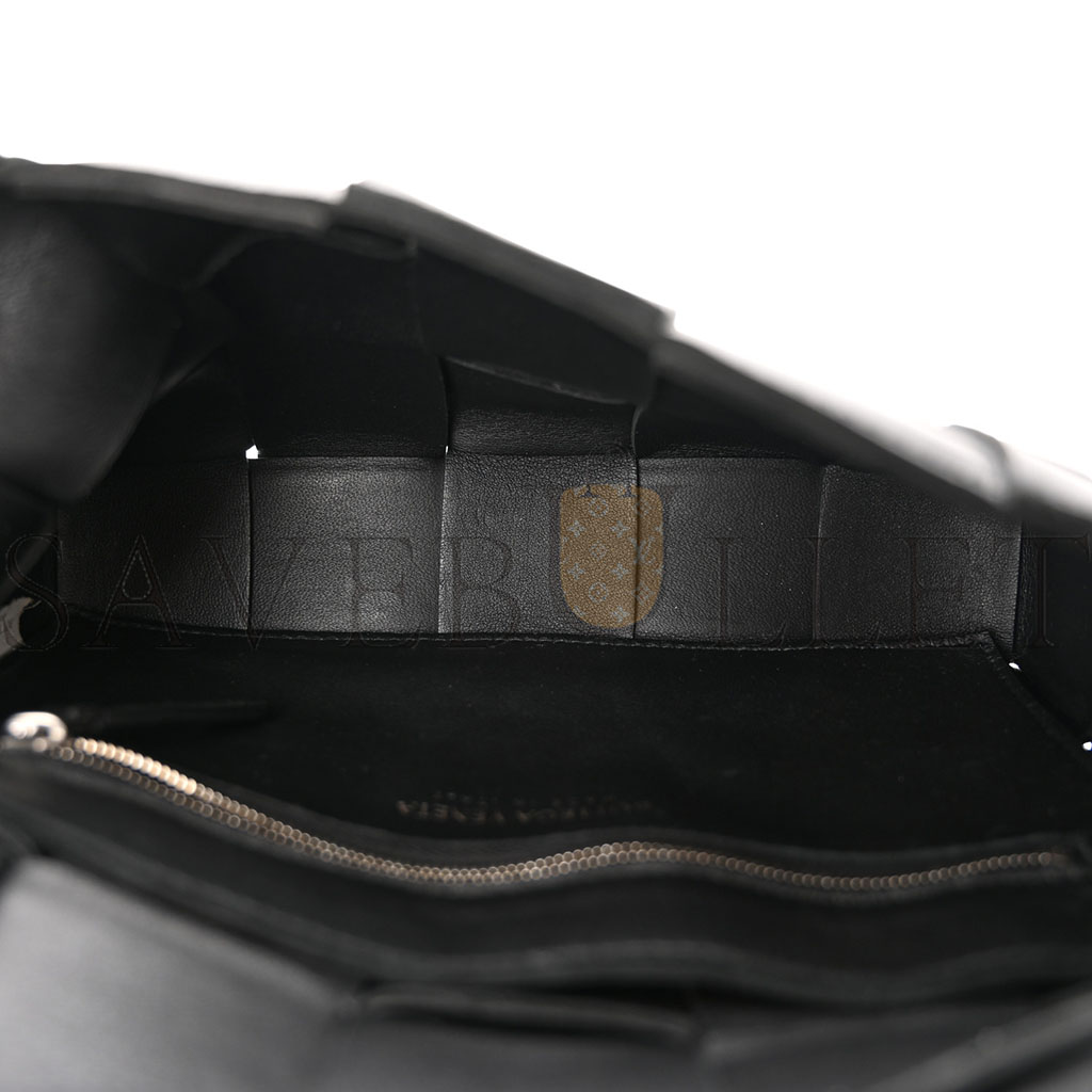 bo*te*ga Ve*ne*ta lambskin maxi intrecciato cassette crossbody bag black  (23*15*5.5cm)