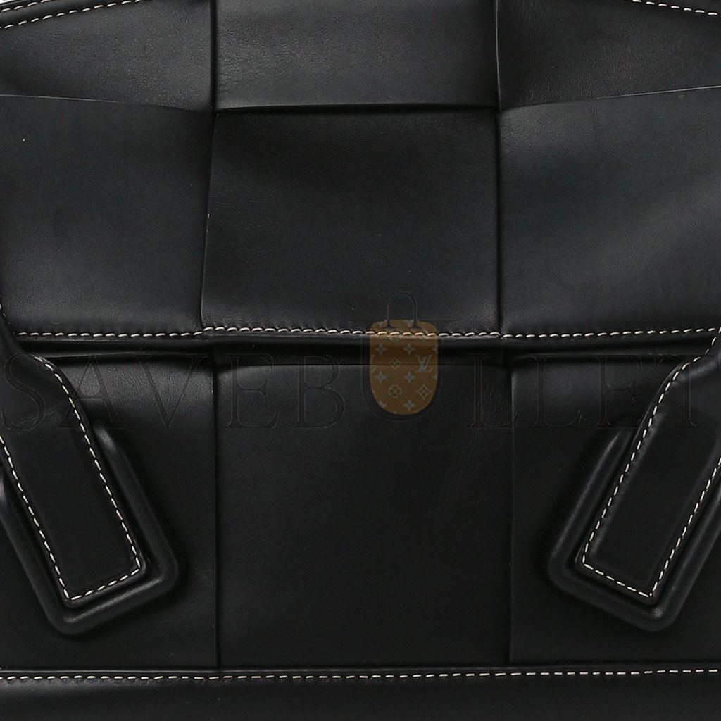 bo*te*ga Ve*ne*ta french calfskin maxi intrecciato arco 33 black  (25*22*9cm)