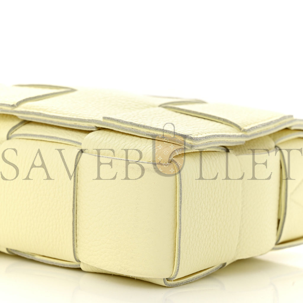 bo*te*ga Ve*ne*ta grained calfskin maxi intrecciato cassette crossbody bag ice cream (23*15*5.5cm)
