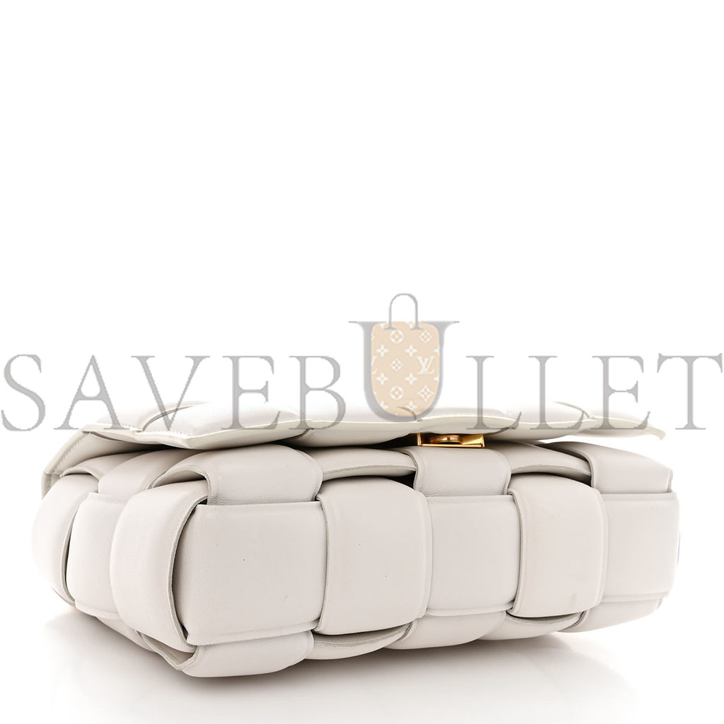 bo*te*ga Ve*ne*ta lambskin maxi intreccio padded chain cassette crossbody bag white  (27*17*8cm)