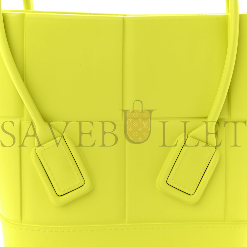 bo*te*ga Ve*ne*ta rubber maxi intrecciato mini arco kiwi green  (21*18*8cm)