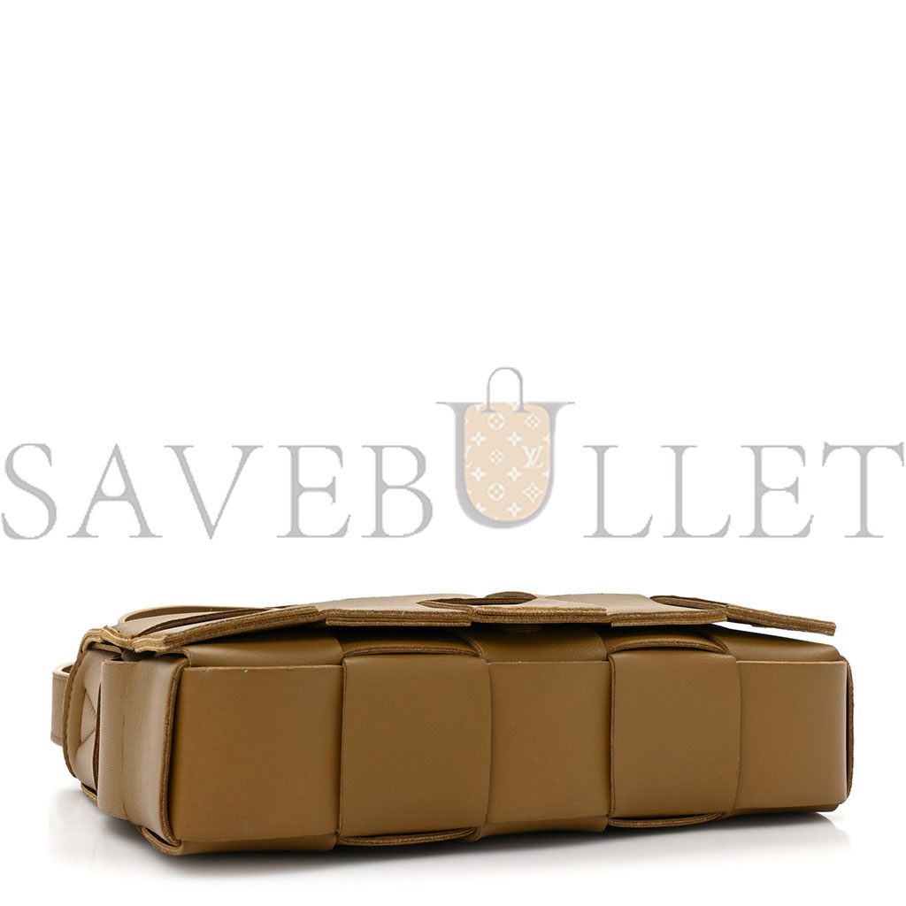 bo*te*ga Ve*ne*ta lambskin maxi intrecciato cassette crossbody bag acorn  (23*15*5.5cm)