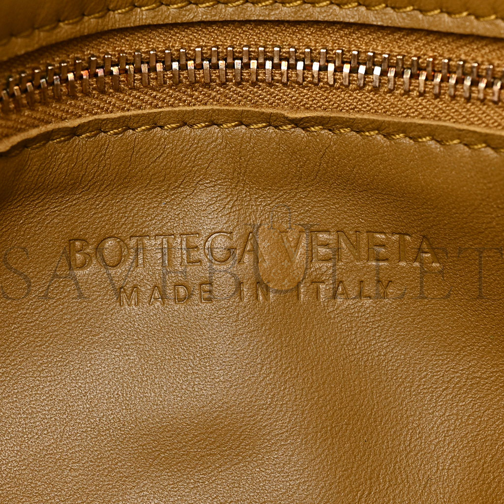 bo*te*ga Ve*ne*ta lambskin maxi intrecciato cassette crossbody bag acorn  (23*15*5.5cm)