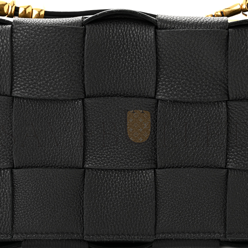 bo*te*ga Ve*ne*ta grained calfskin maxi intrecciato cassette crossbody bag black  (23*15*5.5cm)