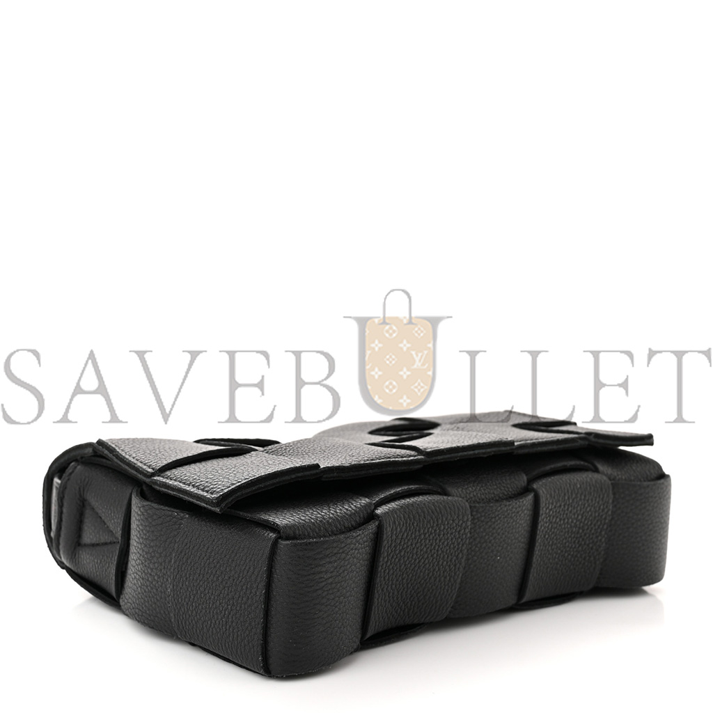 bo*te*ga Ve*ne*ta grained calfskin maxi intrecciato cassette crossbody bag black  (23*15*5.5cm)