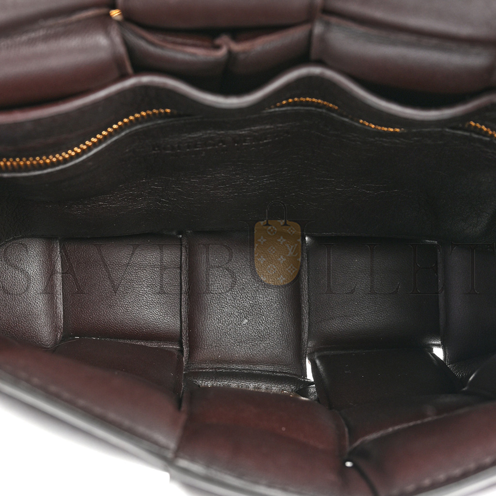 bo*te*ga Ve*ne*ta lambskin maxi intreccio padded chain cassette crossbody bag fondant  (25*17*8cm)