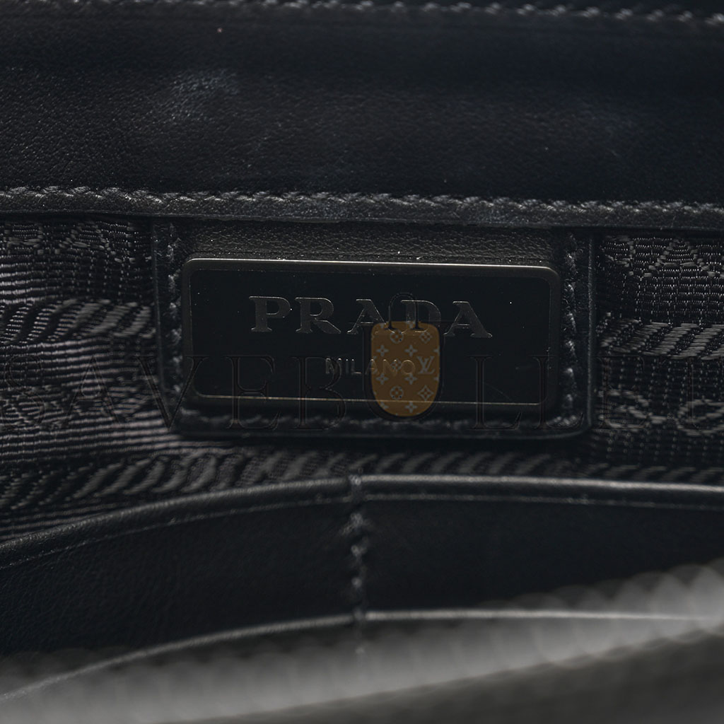 Pra*a vitello daino wristlet pouch black (25*18*5cm)