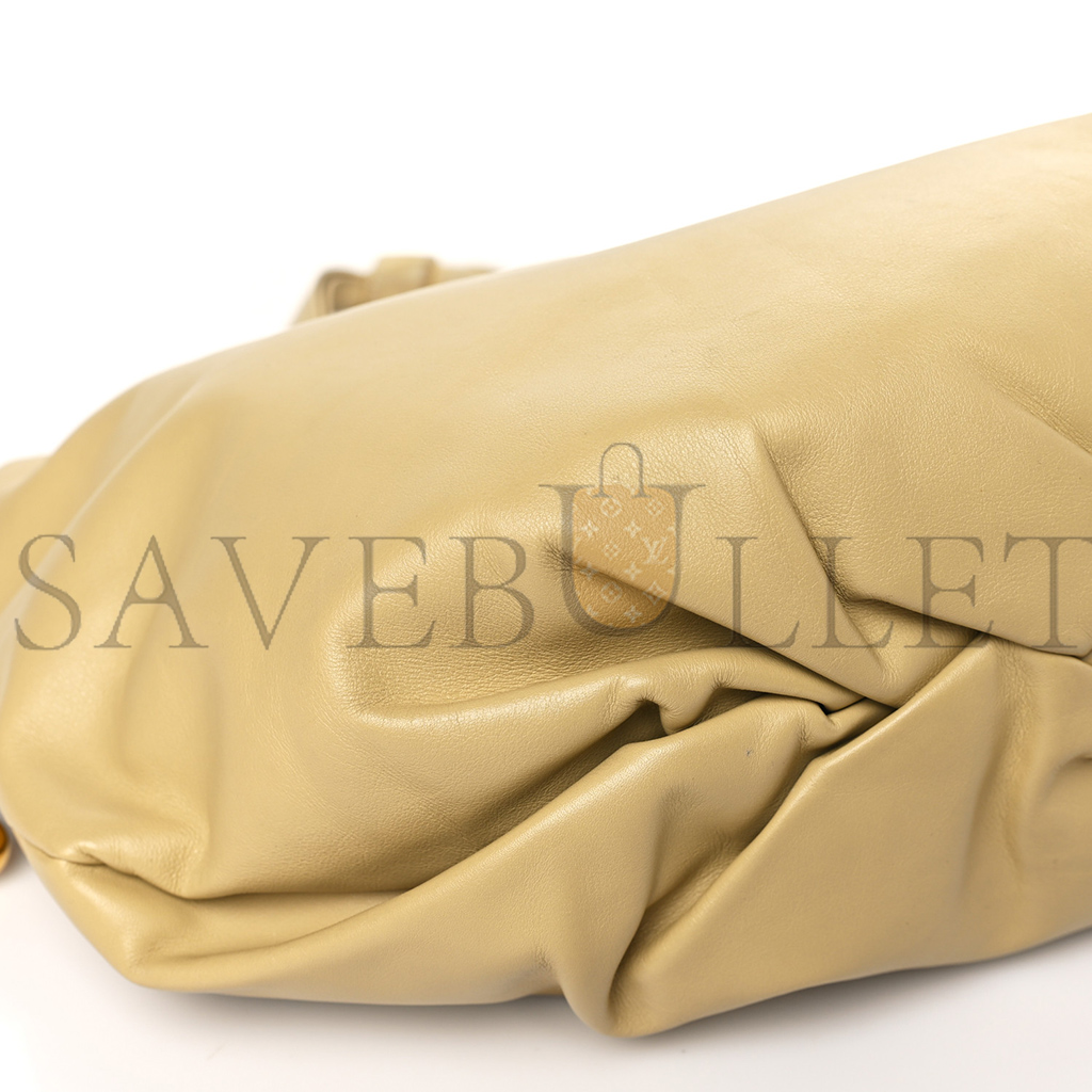 bo*te*ga Ve*ne*ta nappa the bulb shoulder clutch tapioca  (38*17*9cm)