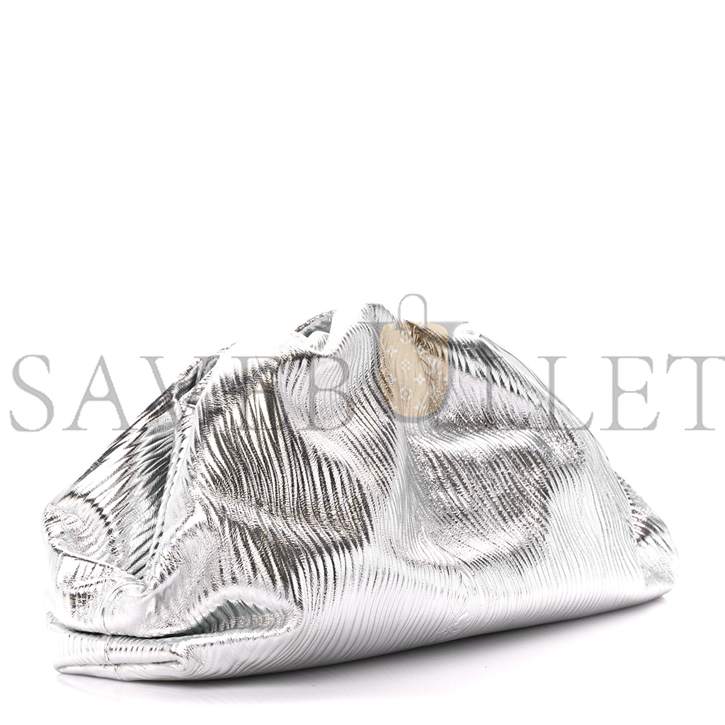 bo*te*ga Ve*ne*ta metallic bark calfskin embossed the pouch oversized clutch silver  (37*19*12cm)