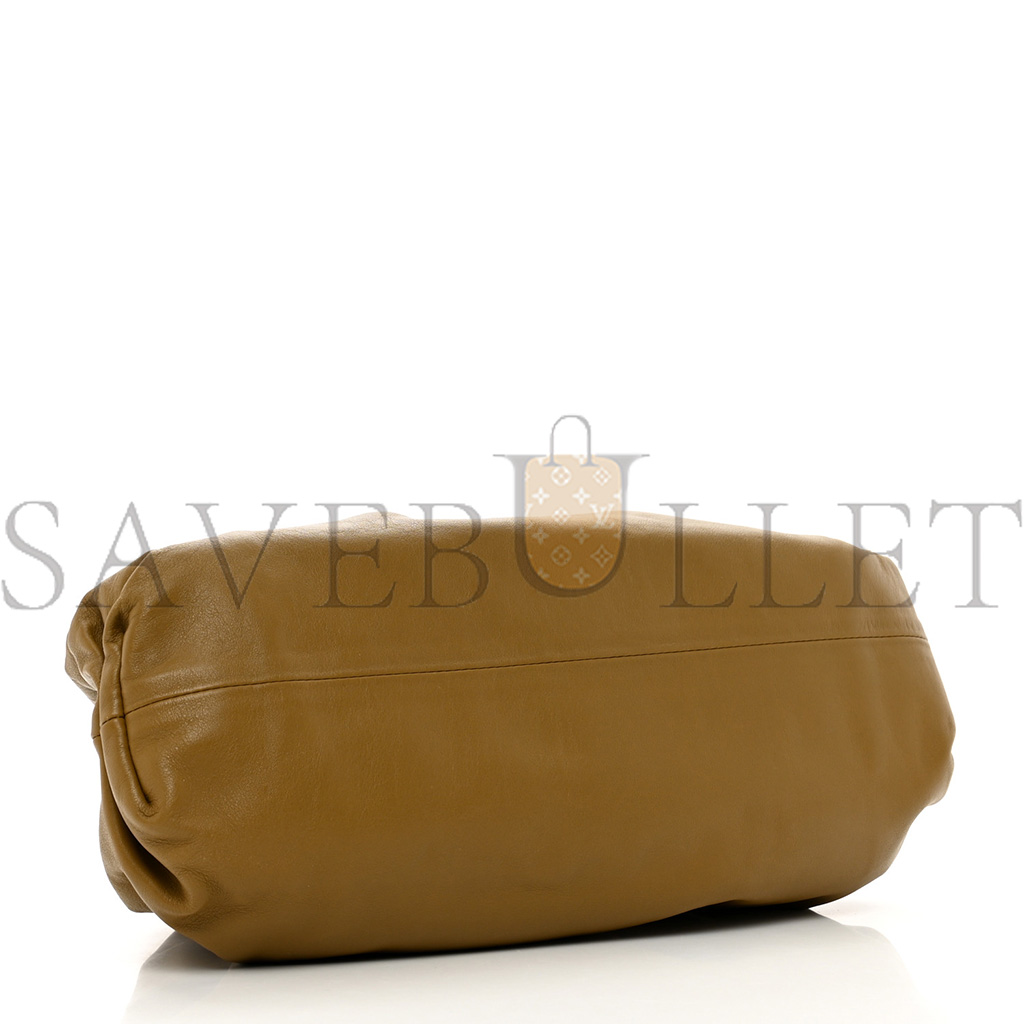 bo*te*ga Ve*ne*ta smooth butter calf the pouch oversized clutch cammello  (38*19*9cm)