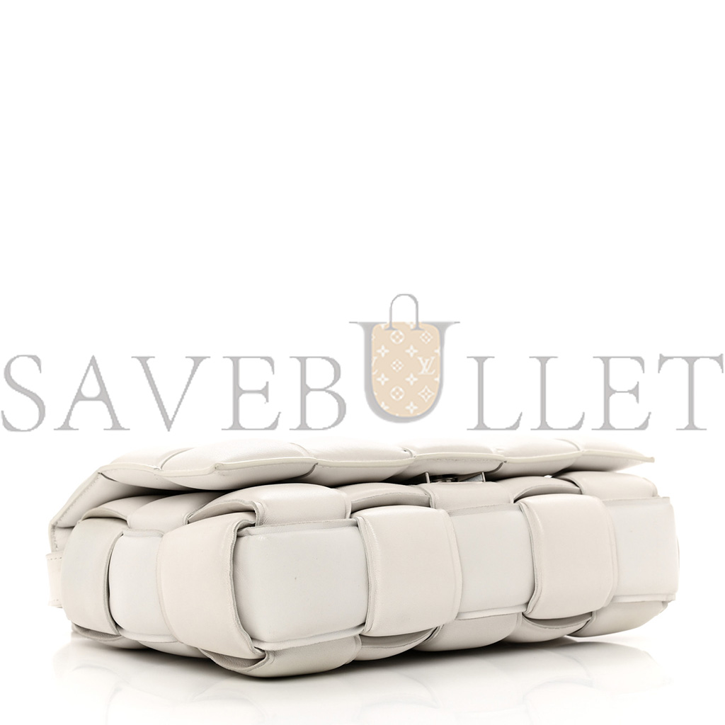 bo*te*ga Ve*ne*ta nappa maxi intreccio padded cassette crossbody bag chalk (26*18*8cm)