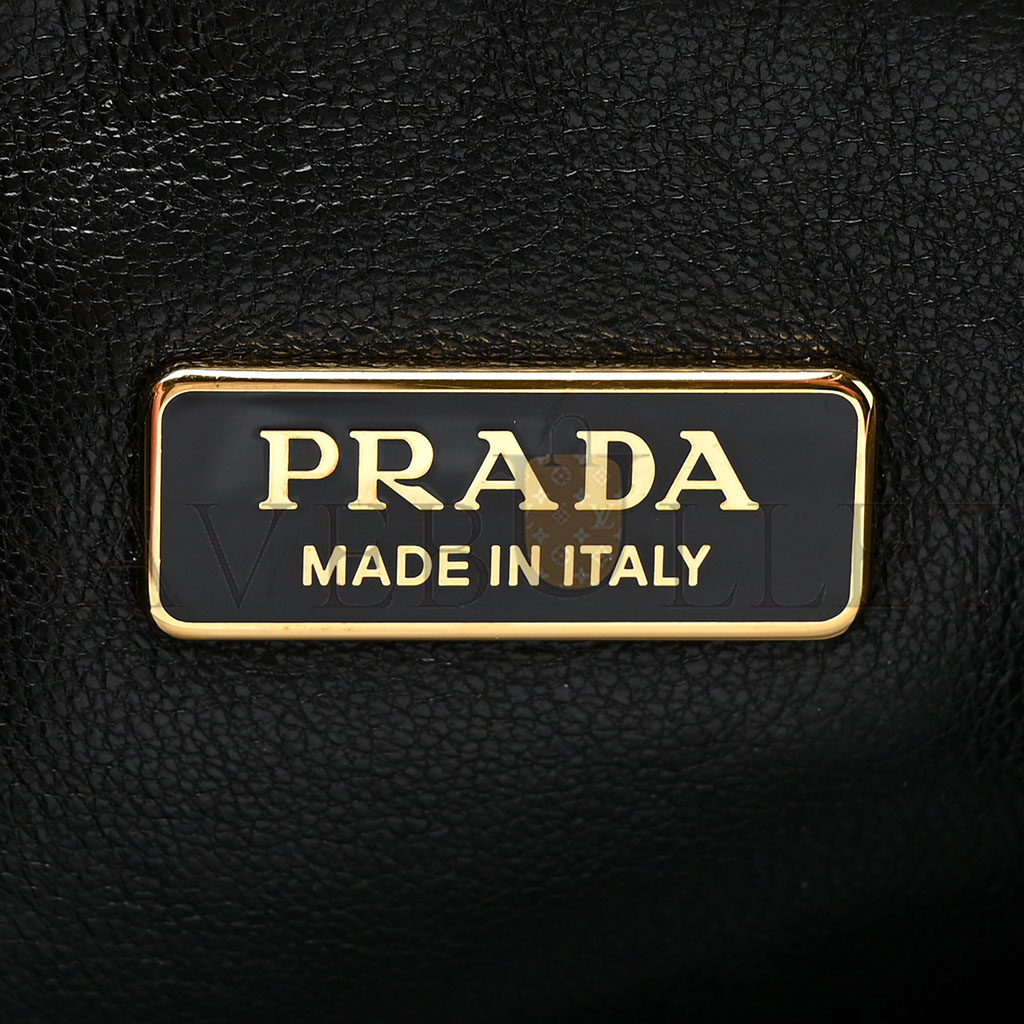 Pra*a jacquard triangolo symbole embroidered mini triangle shoulder bag black ciliegia (28*15*6cm)