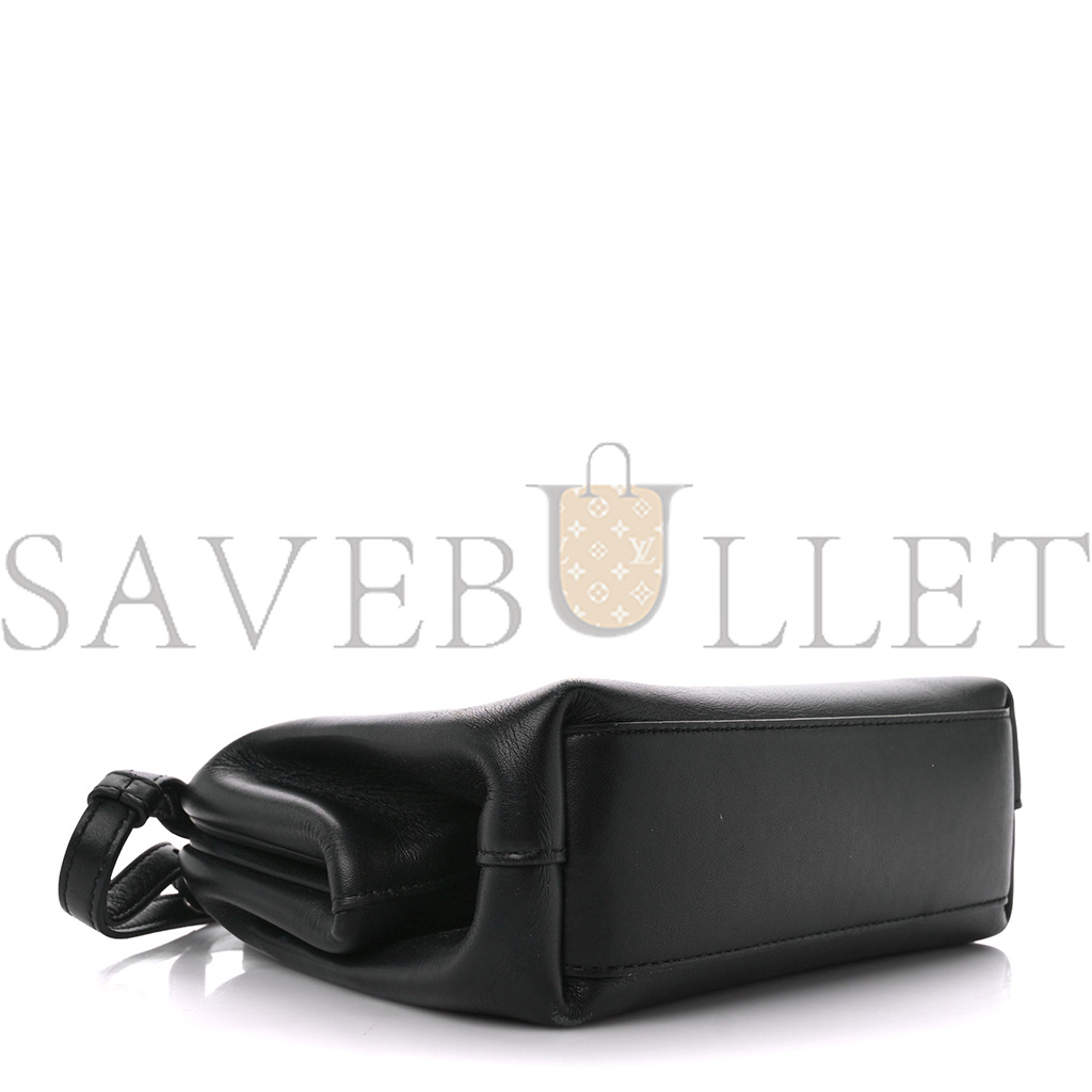 bo*te*ga Ve*ne*ta calfskin small the point triangle bag black (20*17*8cm)