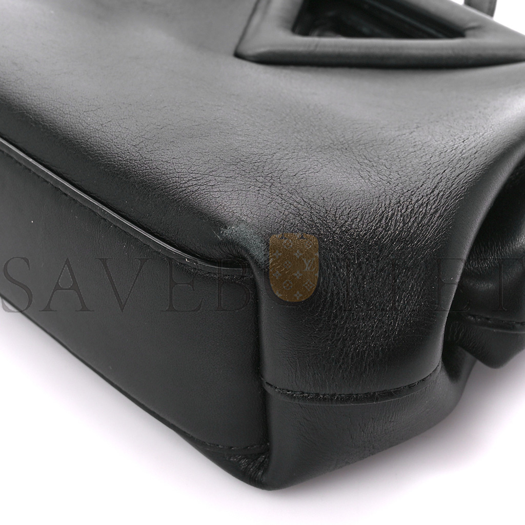 bo*te*ga Ve*ne*ta calfskin small the point triangle bag black (20*17*8cm)