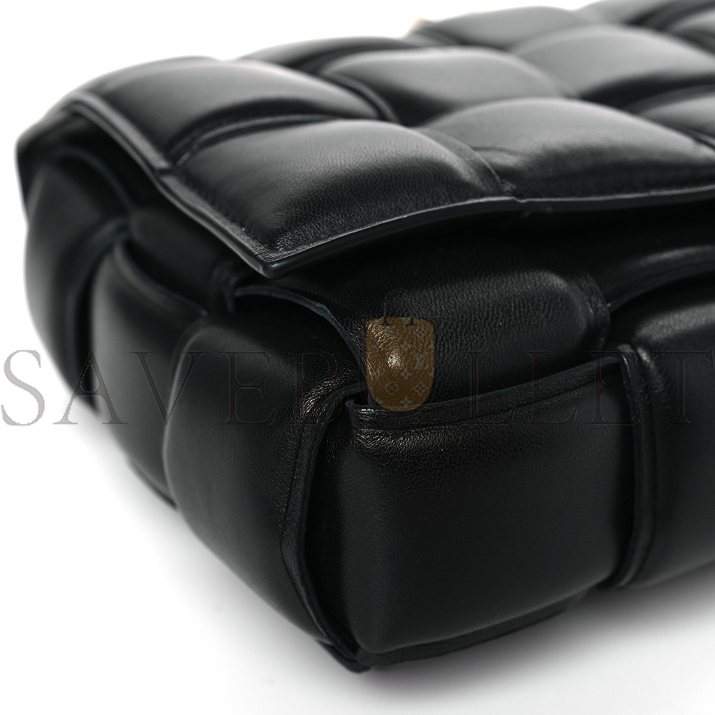 bo*te*ga Ve*ne*ta lambskin maxi intreccio padded chain cassette crossbody bag black  (25*17*8cm)