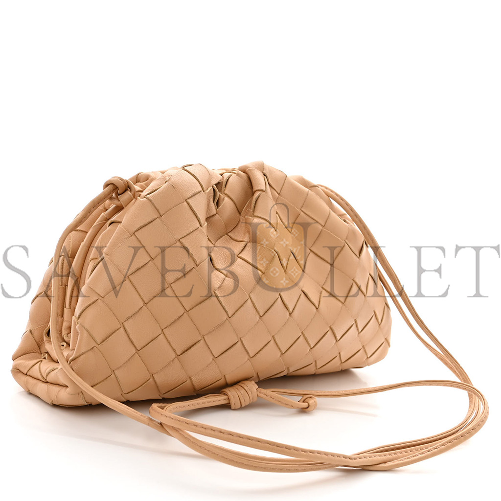 bo*te*ga Ve*ne*ta nappa intrecciato the mini pouch almond  (22*13*6cm)