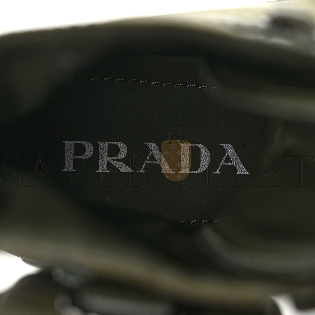 Pra*a spazzolato rois re-nylon metal triangle logo monolith pouch pocket 55mm boots 38 militare