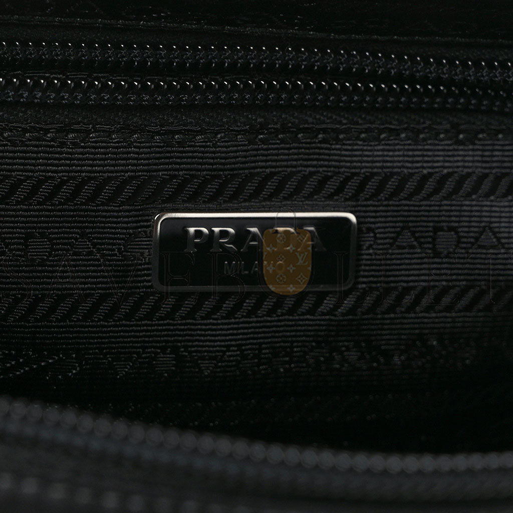 Pra*a tessuto nylon saffiano wristlet black (19*11*9cm)