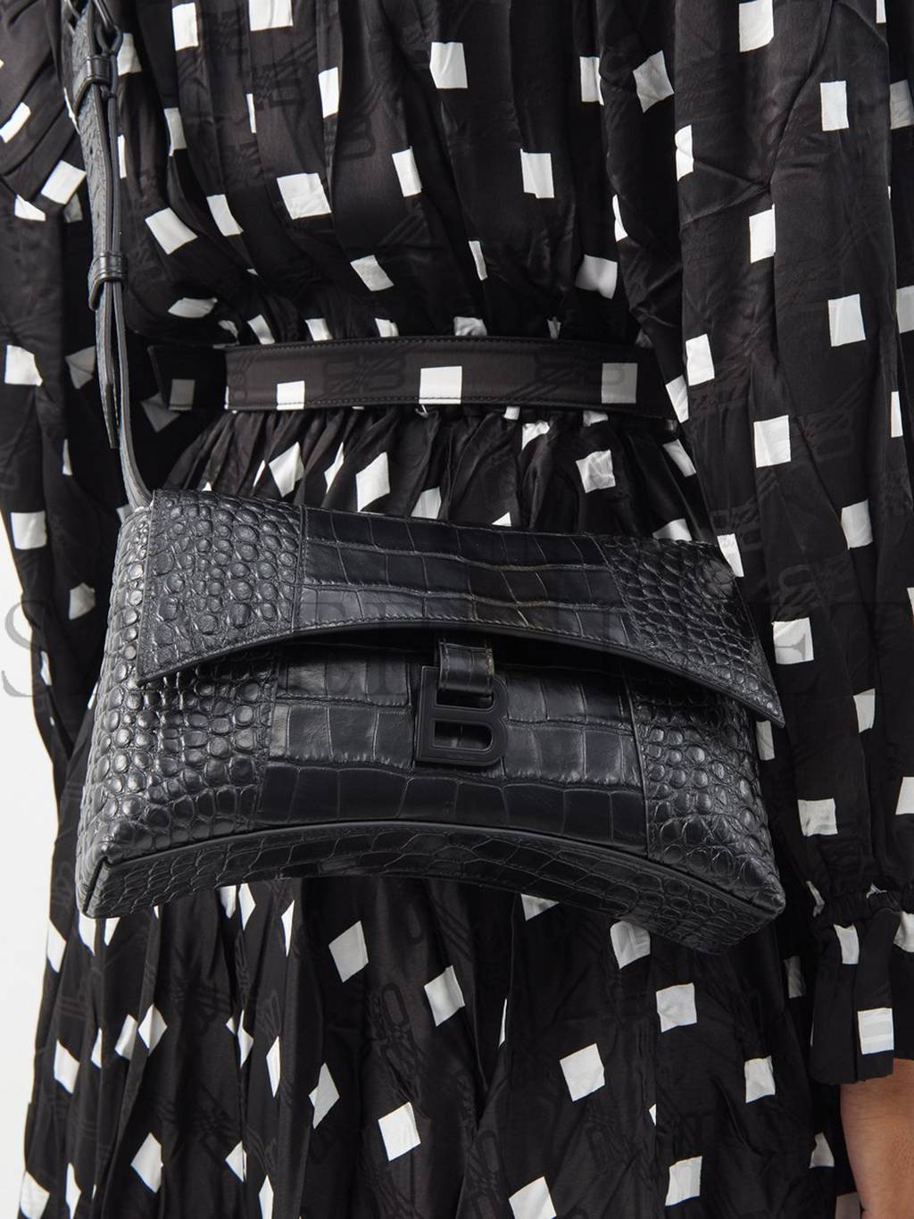 Ba*len*cia*ga black downtown xs crocodile-effect leather bag  matchesfashion us (25.4*15*6cm)