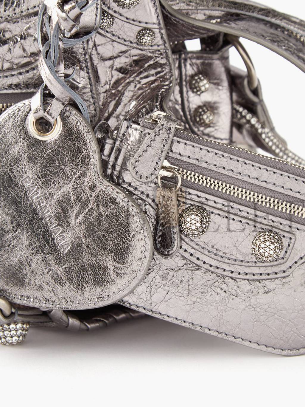 Ba*len*cia*ga silver neo cagole city xs leather bag  matchesfashion us (25.6*17*11.1cm)