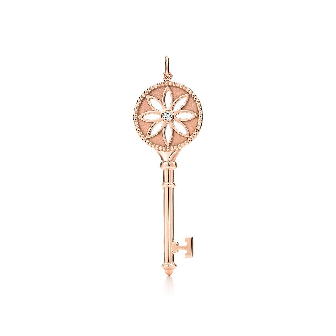 T*f*ny keys daisy key in rose gold with a diamond, 2.5