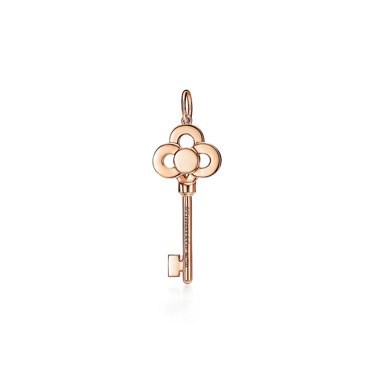 T*f*ny keys mini crown key pendant in 18k gold with diamonds