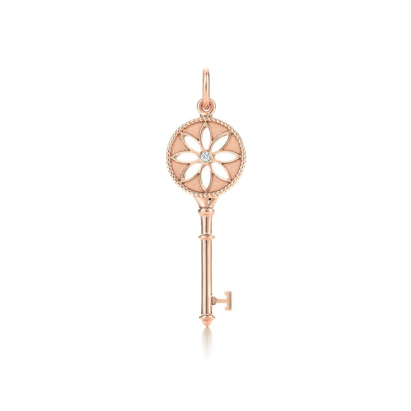 T*f*ny keys daisy key in rose gold with a diamond, 1.5