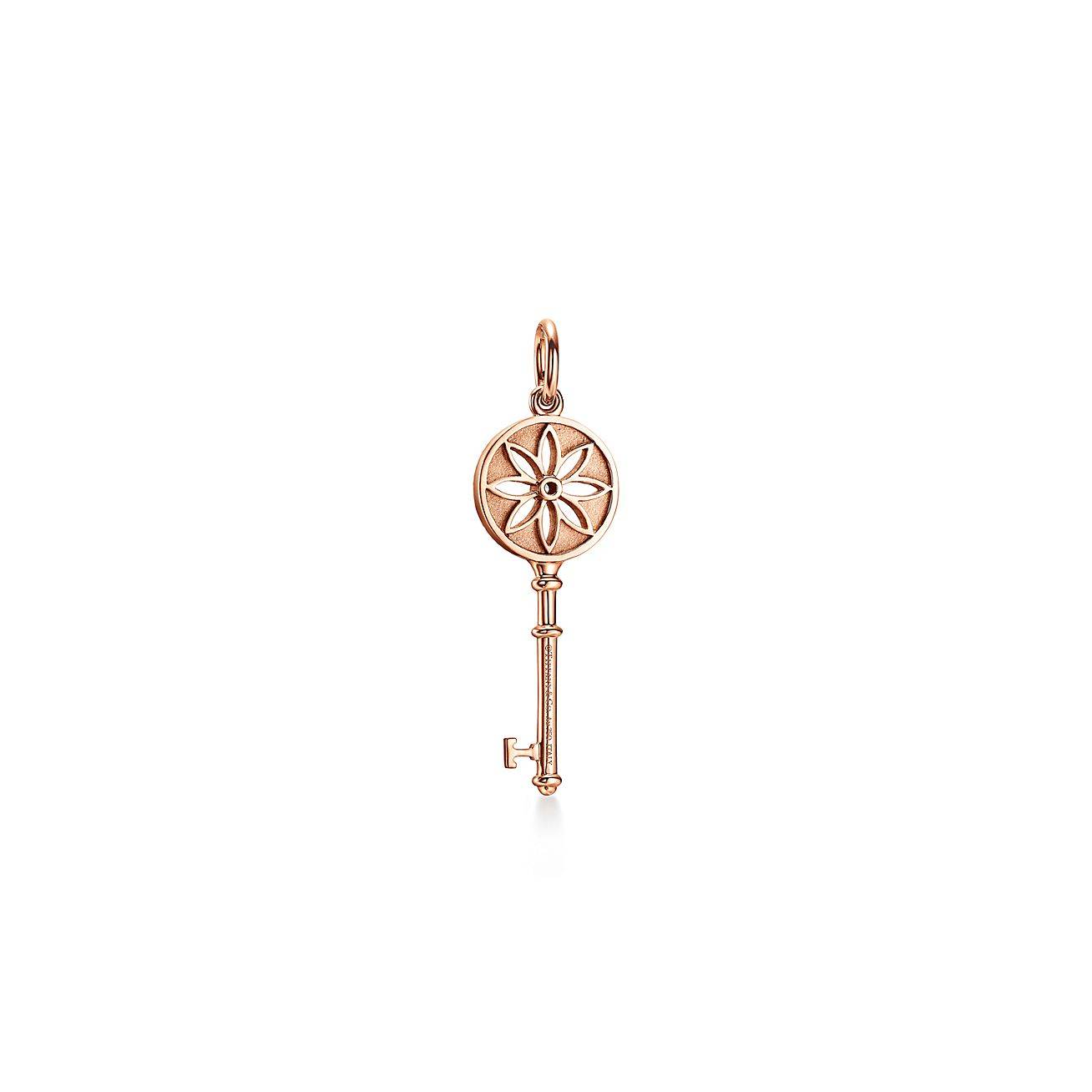 T*f*ny keys daisy key in rose gold with a diamond, 1.5