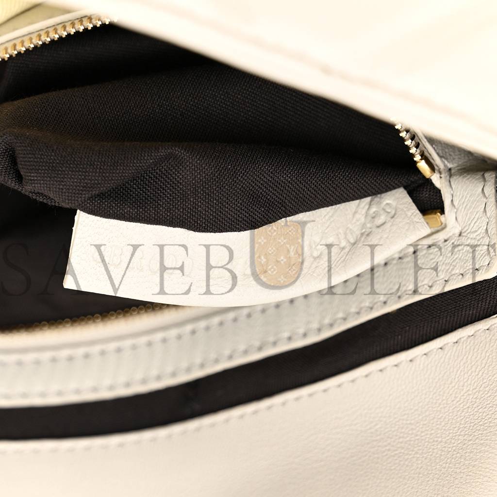 F**di nappa ff 1974 embossed baguette white (25*20*8cm)